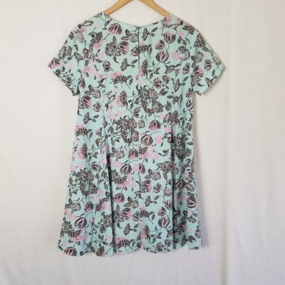 Lush Floral short sleeve mini flare dress size S (221) - Picture 3 of 8